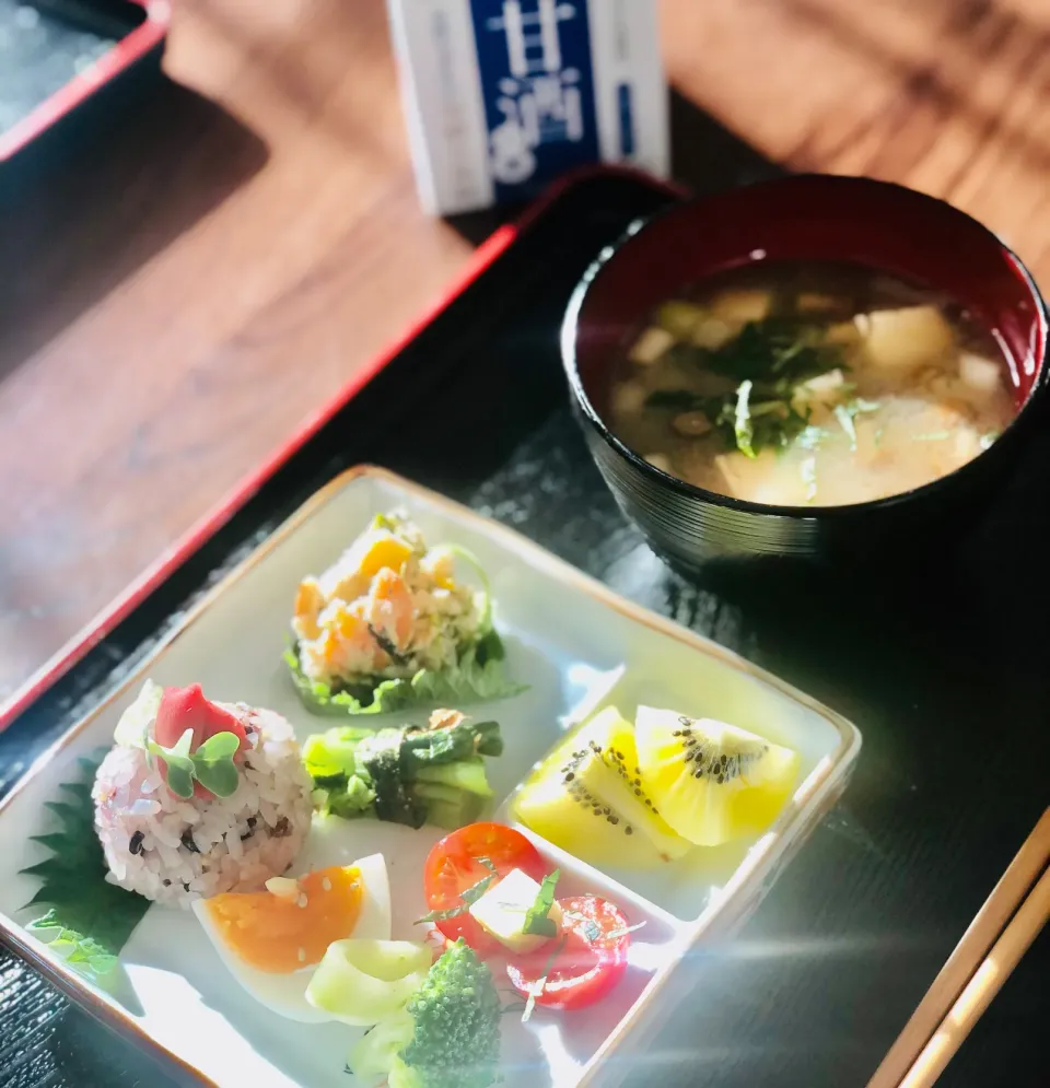 今日の朝ごはん.糀甘酒のお味噌汁|笙　みかんさん