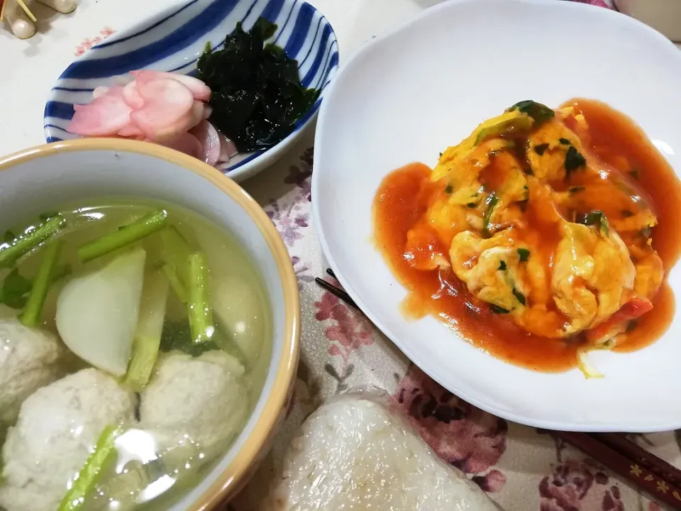 '21,3/13
餡掛けニラ卵と蕪と鳥団子のスープど晩ご飯😋|たえさん