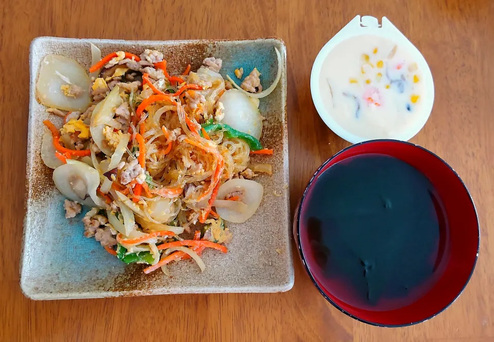 Snapdishの料理写真:３月６日　ひき肉と春雨のオイスター炒め　茶碗蒸し　わかめスープ|いもこ。さん