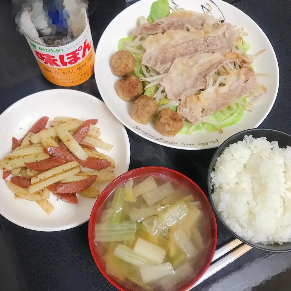 Snapdishの料理写真:豚肉と野菜のレンジ蒸し定食|おいもさん