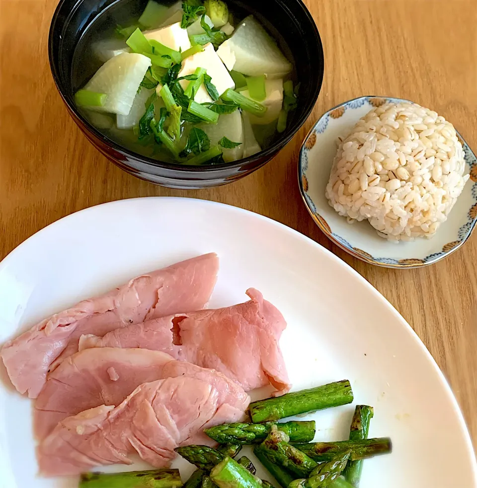 Snapdishの料理写真:大根菜入り、大根汁の朝ごはん🍃|sakura_iroさん