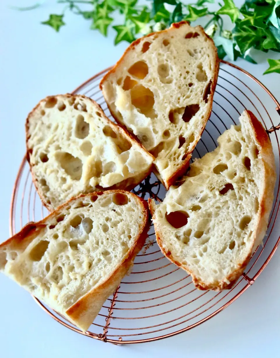 Snapdishの料理写真:バゲット修行中🥖断面　太っちょバタール|ROSE & ROSEさん