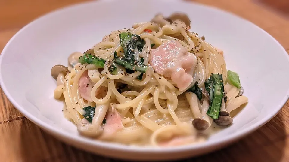 ﾍﾞｰｺﾝと小松菜としめじのｸﾘｰﾑﾊﾟｽﾀ〜🍝
の晩ごはん✨|kaz(*･ω･)さん