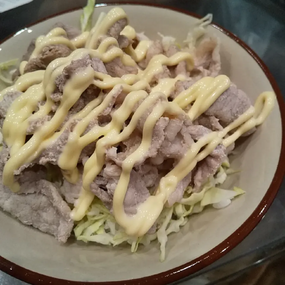 キャベツと肉のマヨポン酢丼|しぃさん