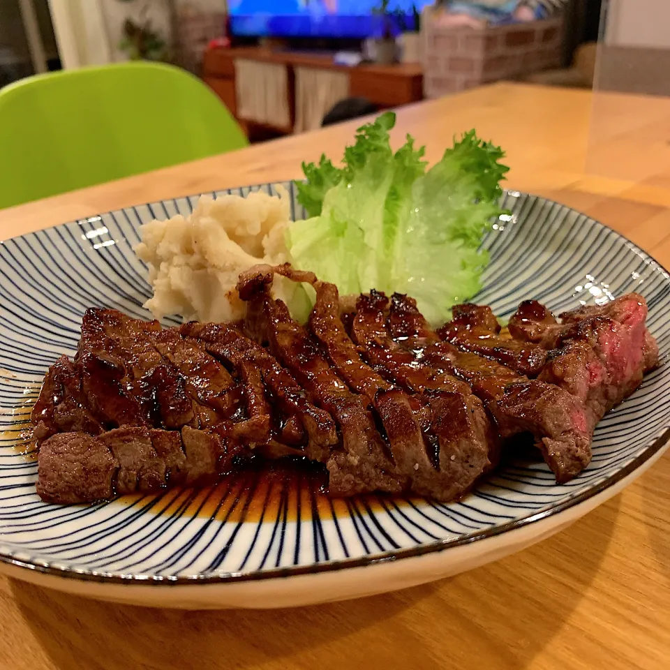 アンガスステーキ🥩✴︎|あやみんさん