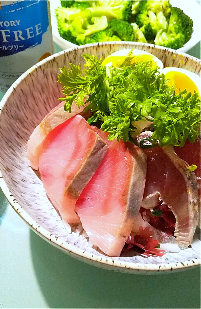 今日の晩ごはんは海鮮丼です❗️|かずにゃさん