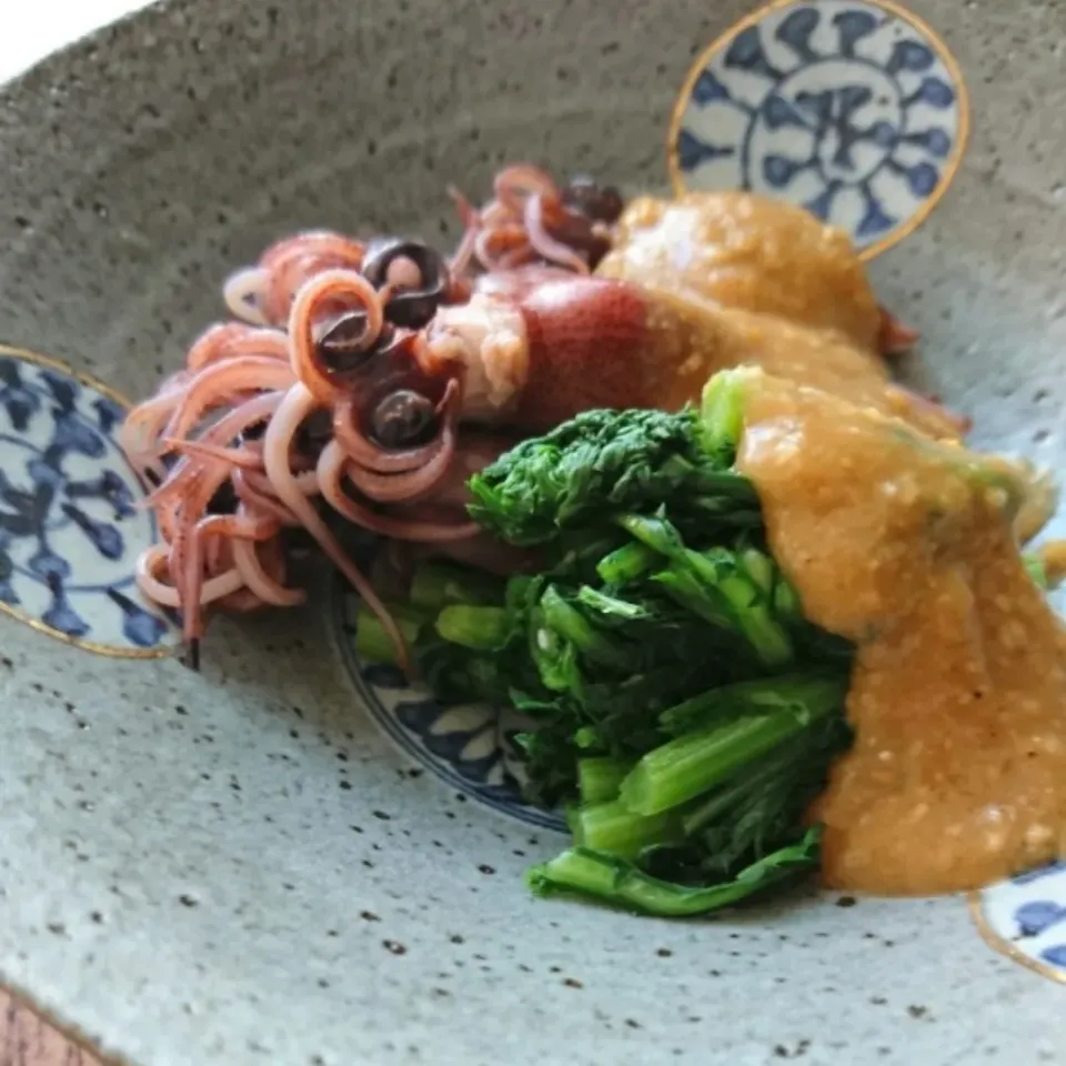 春菊とホタルイカの胡麻酢味噌  柚子胡椒入り|とだともさん