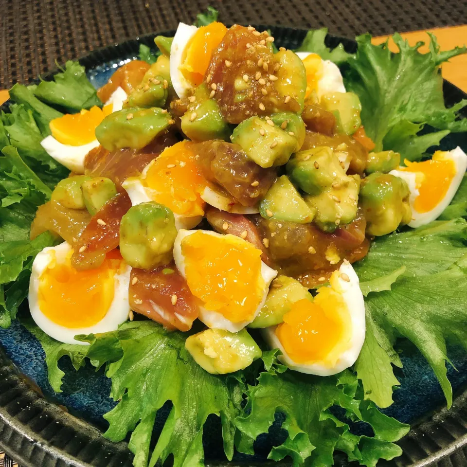 Snapdishの料理写真:刺身の切り落とし🐟タルタル風サラダ🥗|みかんさん