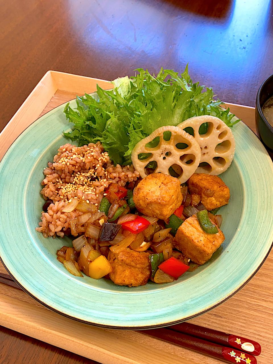 ヴィーガンカシューナッツ炒め、酵素玄米添え🥬