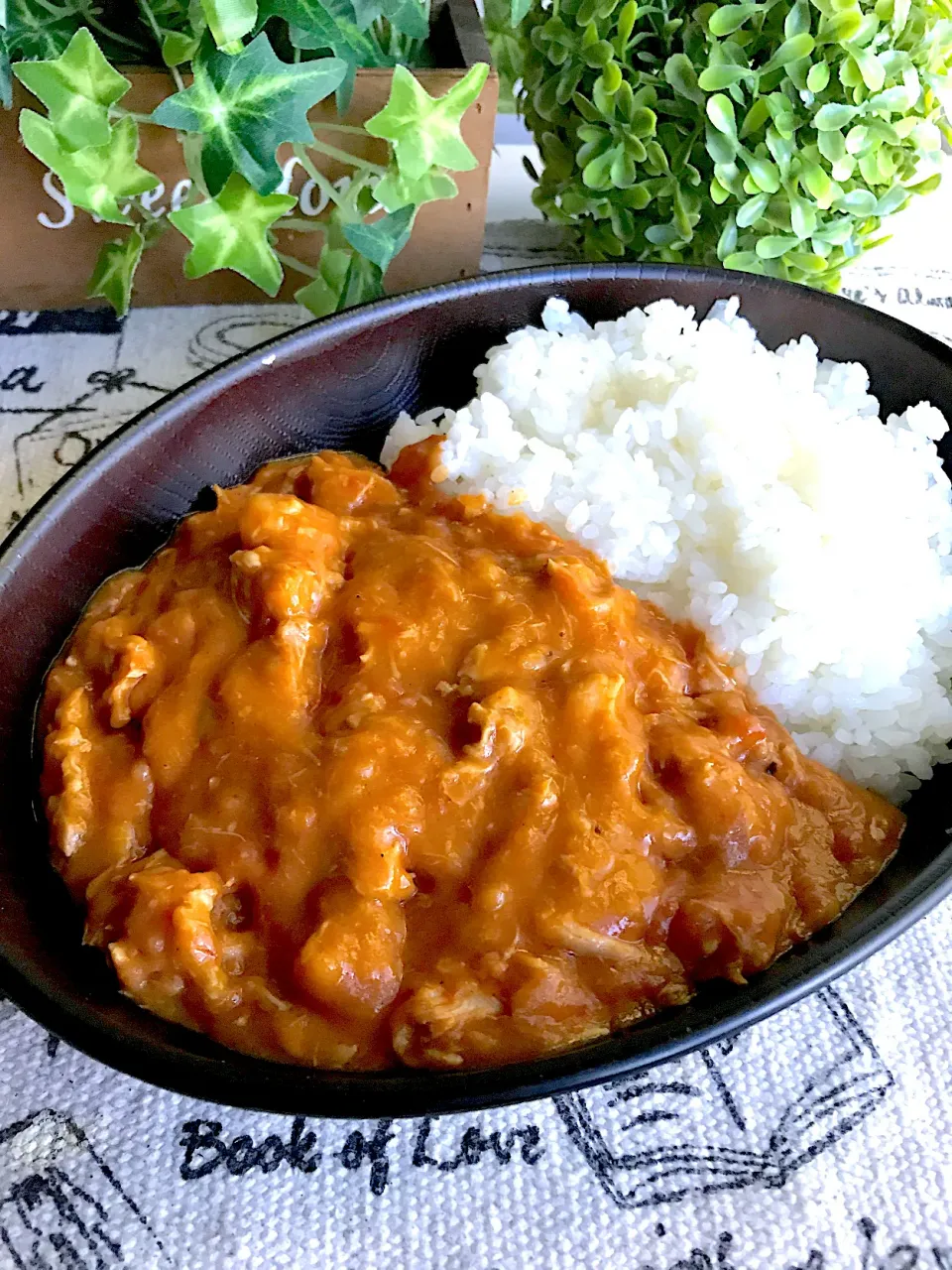 Snapdishの料理写真:手羽元のトマト煮からのリメイクカレー🍛|あやちゃんママさん