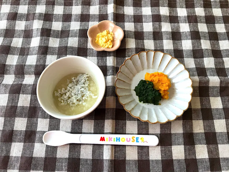 【離乳食】白菜としらすのおかゆ、ほうれん草とかぼちゃのペースト、卵黄ペースト|sayaさん