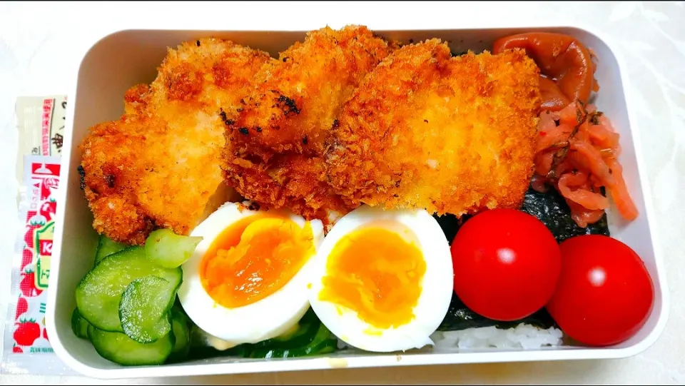 3/16のお弁当🍱
海苔弁当
今日はチキンカツです🐔|卯月さん