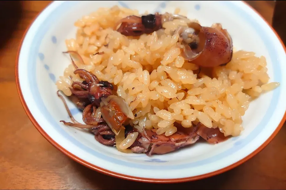 Snapdishの料理写真:ホタルイカの炊き込みご飯|はるさん