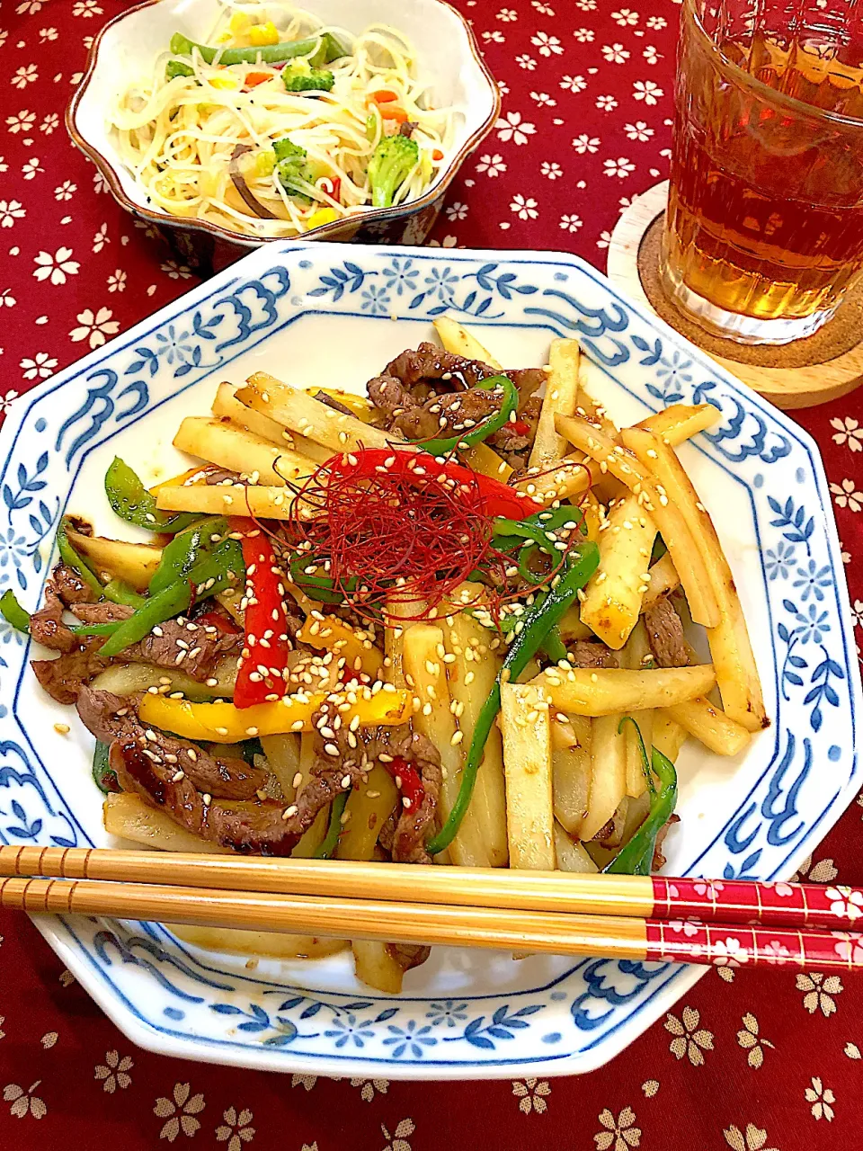 ☆Yumi☆さんの料理 じゃがいもで青椒肉絲♪deお安いステーキ肉🥩でアレンジしました💕✨|＊いちご＊さん