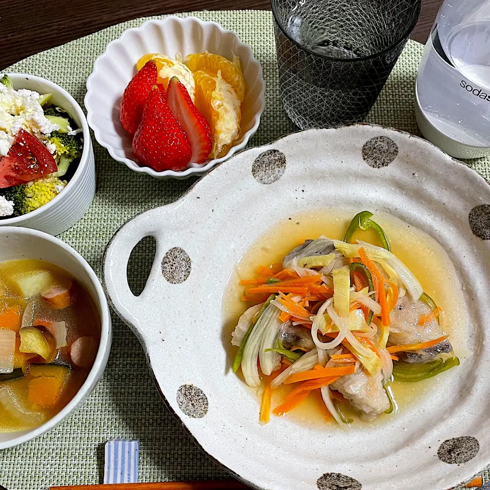 Snapdishの料理写真:3/16晩ご飯：鰤の和風エスカベッシュ|ななみんさん