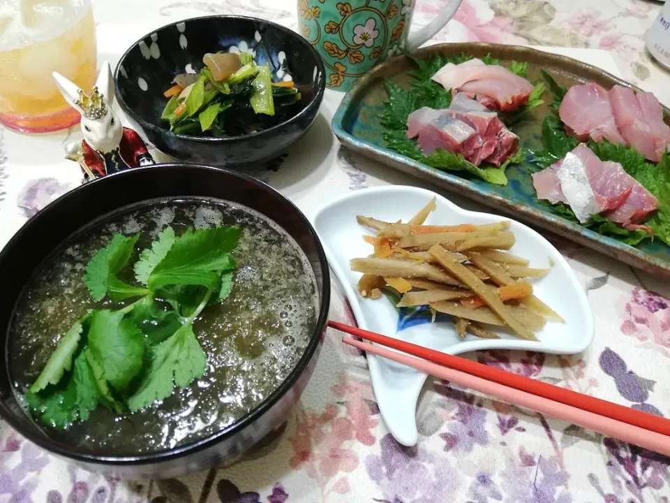 '21,3/16
今日はいなだの刺し身で晩ご飯😋|たえさん