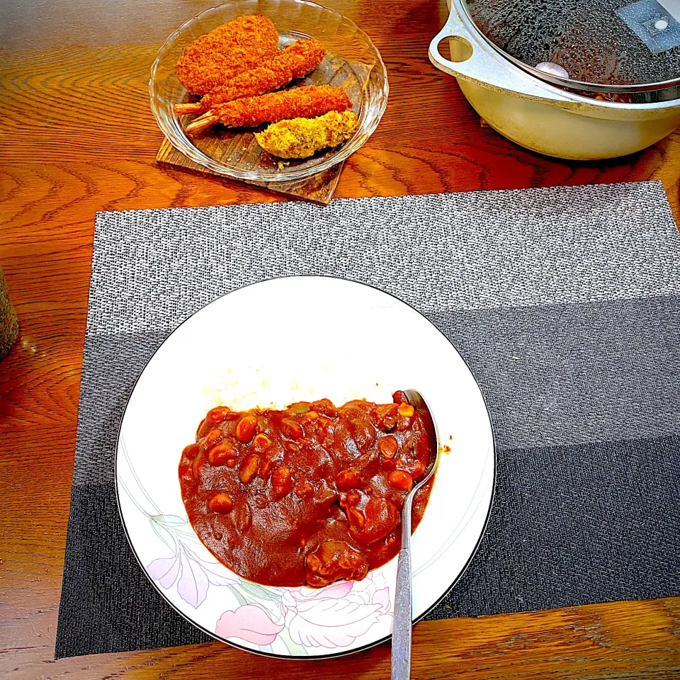 Snapdishの料理写真:トマトチキンカレー|yakinasuさん