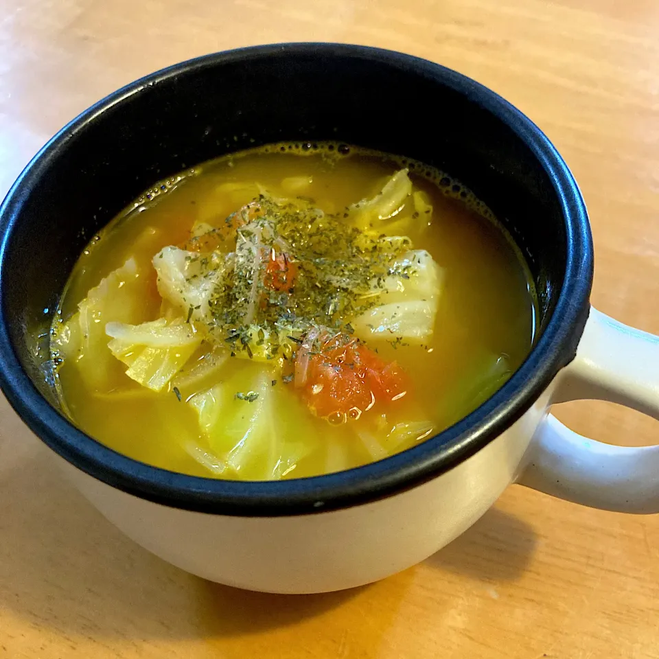 キャベツとトマトのコンソメスープ|しらたまさん