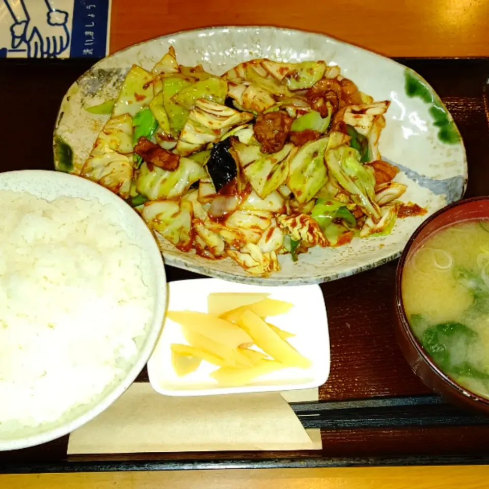 Snapdishの料理写真:夕飯は回鍋肉定食|アクちゃんさん