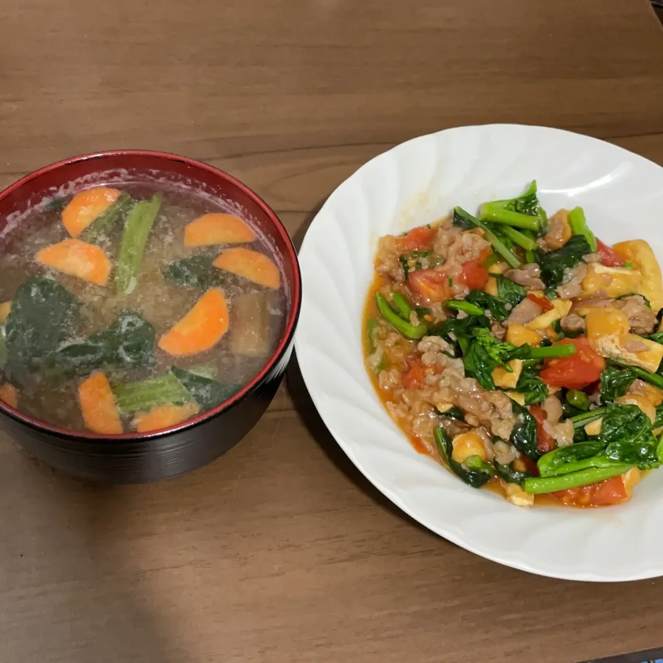 Snapdishの料理写真:アスパラ菜と豚肉のオイスター炒め・人参と茄子とほうれん草の味噌汁|a-parkさん