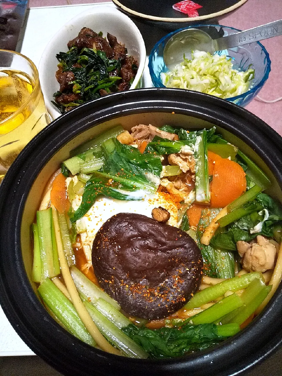 今日の晩御飯
※人参と小松菜のみそ煮込みうどん
※鶏レバーほうれん草炒め
※酢キャベツ
※ハイボール|れあMIXさん