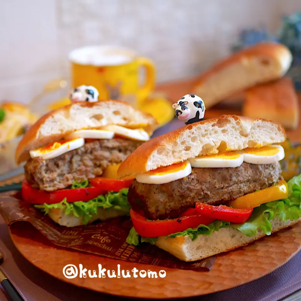 ぎゅーぅてわんぱくバーグフォカッチャサンド|kukulutomo ❁𓎪 ⡱𓎩‎𐩢𐩺𓎪 ⡱さん