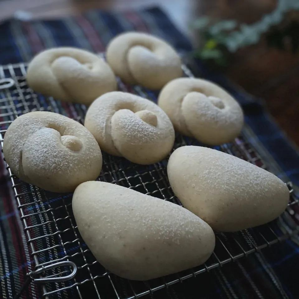 白パンにクリーム入れたら
おにぎり🍙になった件ヽ(；▽；)ノ|カンカンさん