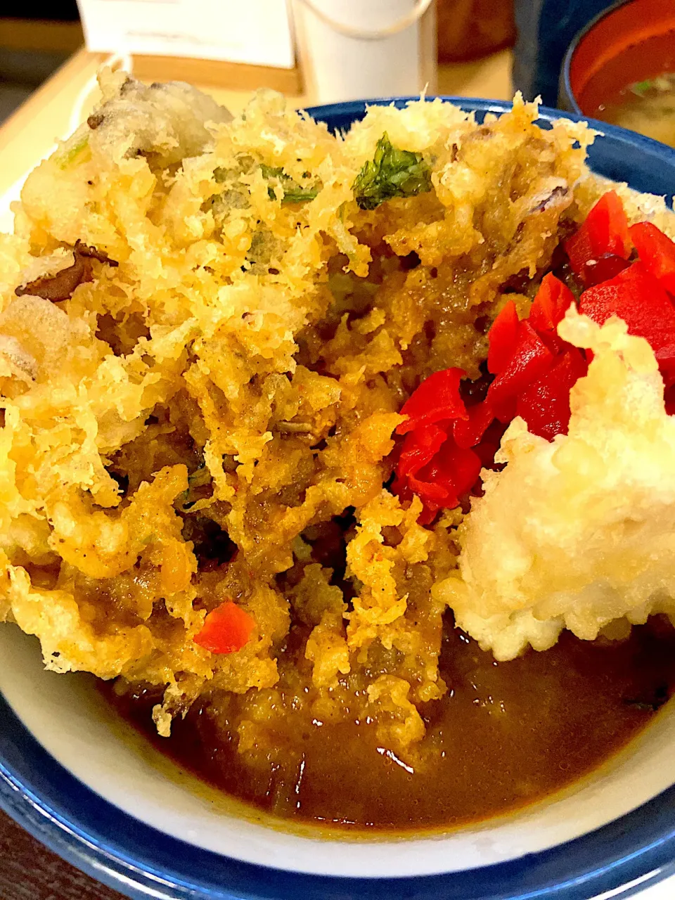 変わり種てんやのかき揚げカレー丼。|ツンコロさん