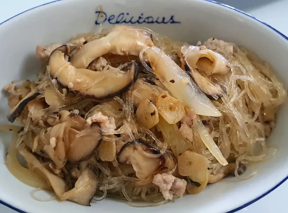 Glass Noodles🍄Minced Pork Garlic Onions 💕
😋yummy🤤|🌷lynnlicious🌷さん