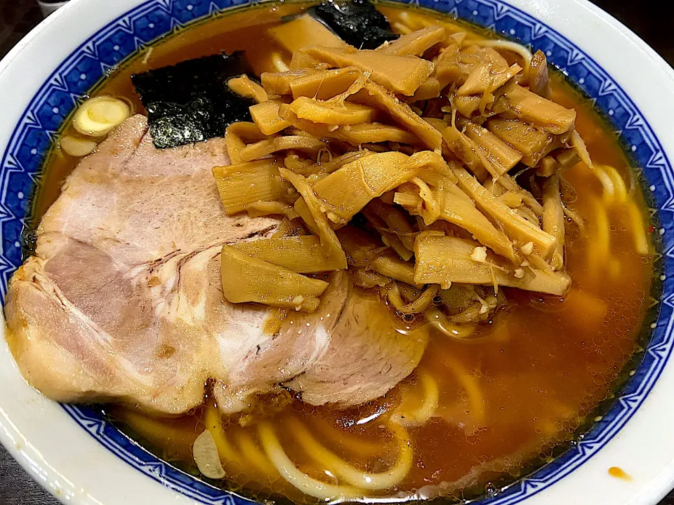 Snapdishの料理写真:成増の超人気店　べんてんの醤油ラーメン|須佐 浩幸さん