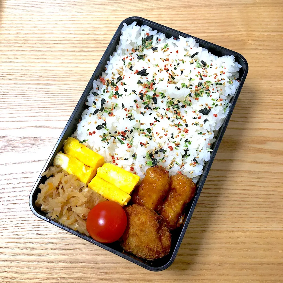 Snapdishの料理写真:木曜日の旦那さんのお弁当🍙|むさけんさん