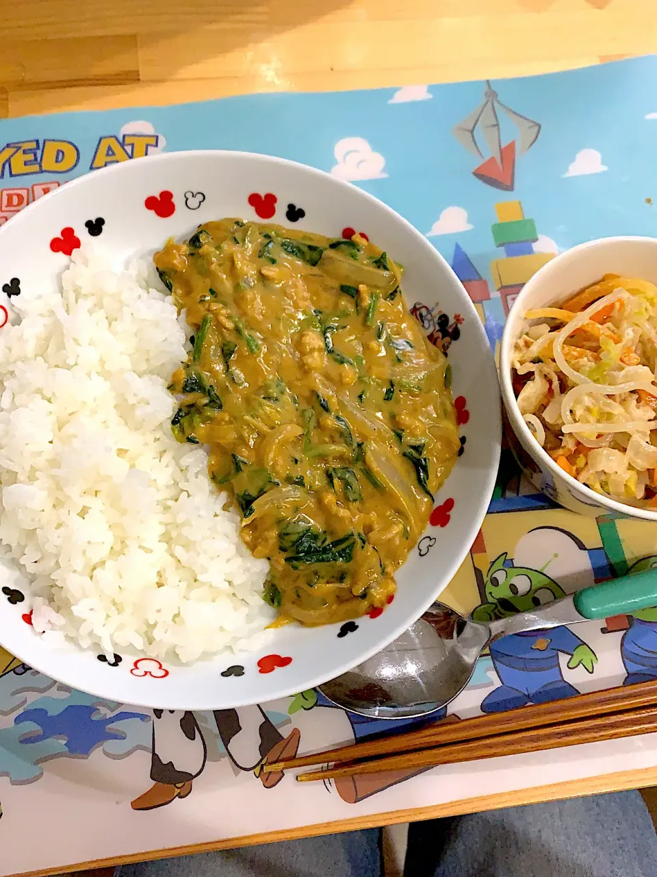 ほうれん草のチーズカレー　&    白菜と春雨のサラダ|ぺろたんさん