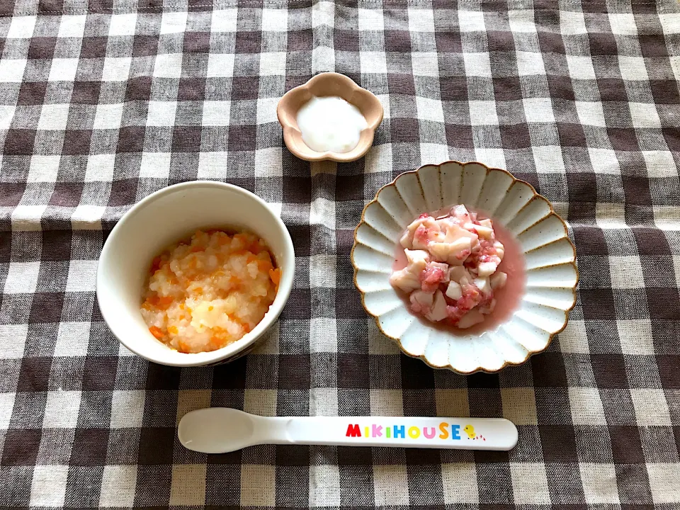 【離乳食】にんじんのおかゆ、いちご豆腐、ヨーグルト|sayaさん