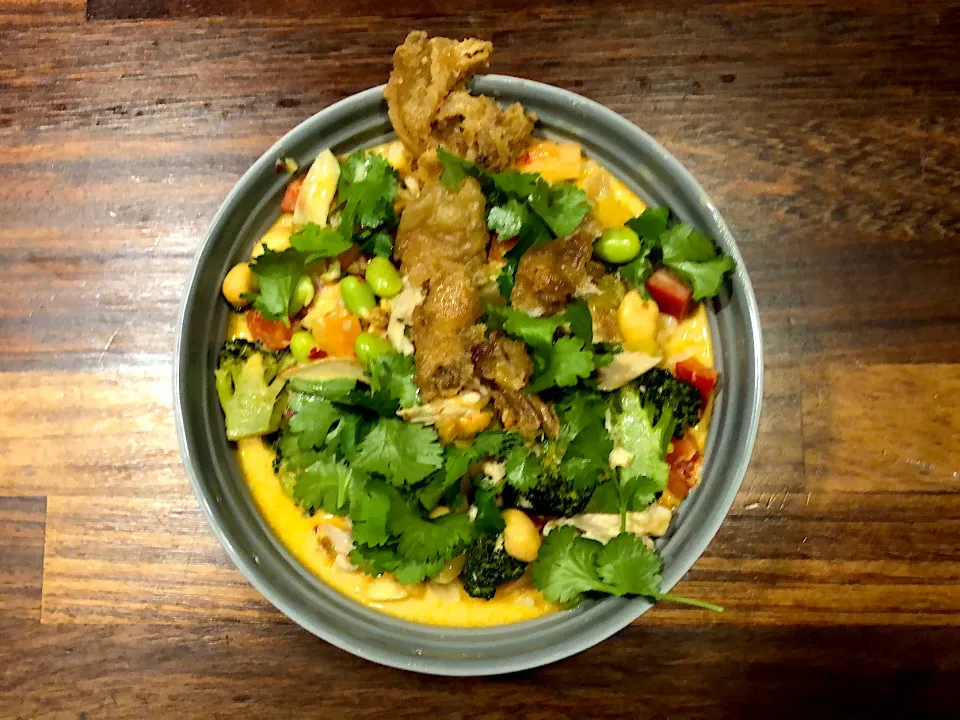 Thai red curry with crispy chicken skin|Everyday normal guyさん