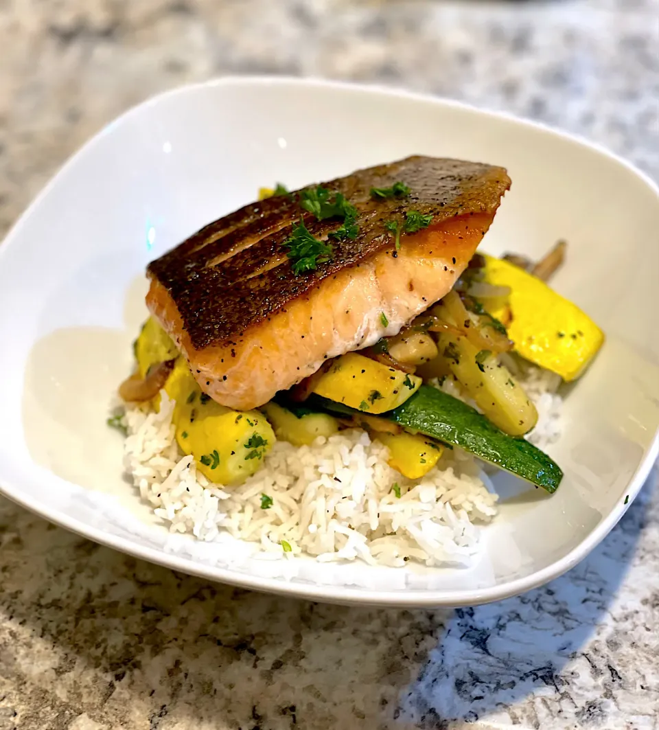 Pan seared salmon with sautéed veggies and basmati rice|jeffさん