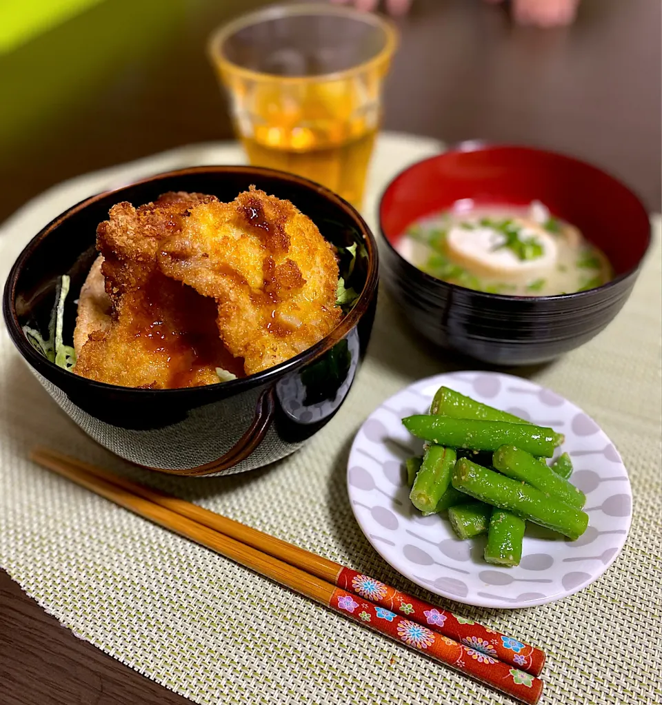 ソースカツ丼　いんげんの胡麻和え　お麩の味噌汁|ちぐあささん