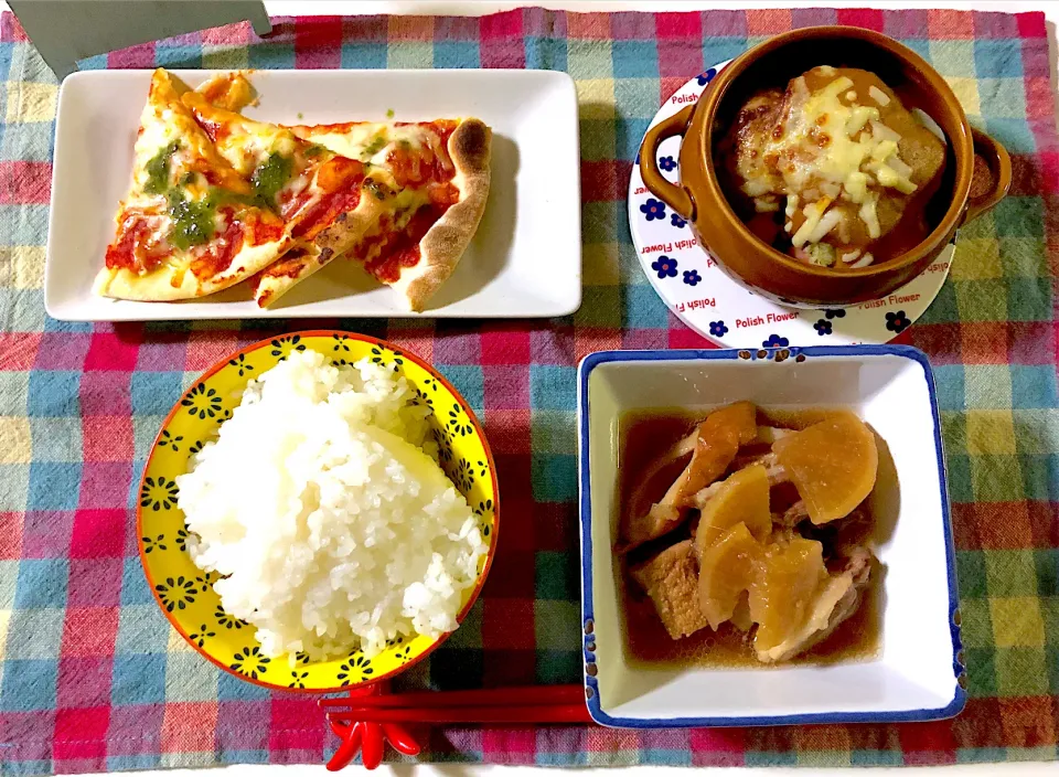 ✳︎豚バラ大根の煮物✳︎ピザ✳︎さつまいもとウィンナーのカレーチーズグラタン|syamさん