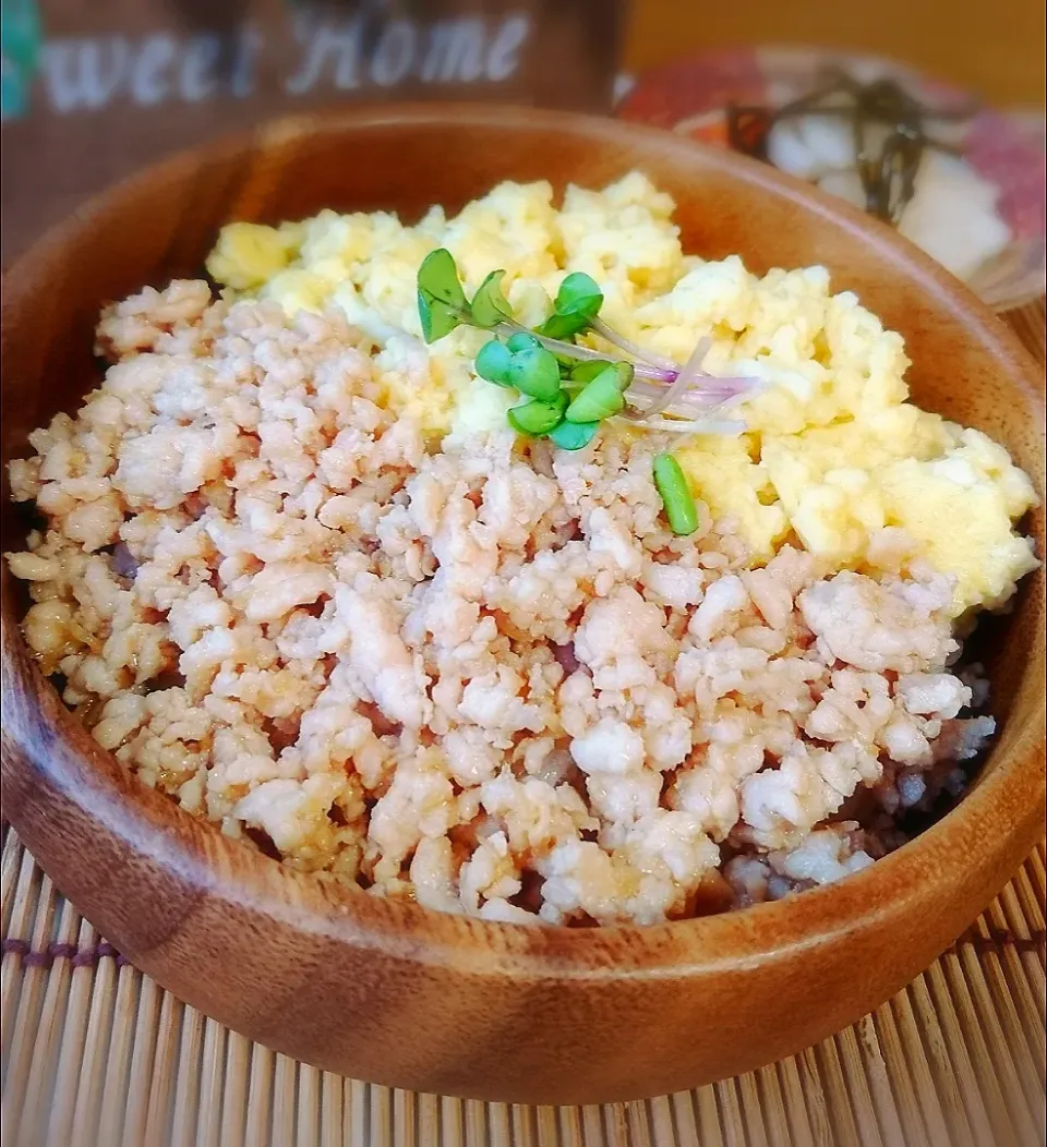 二色そぼろ丼|ポコさん