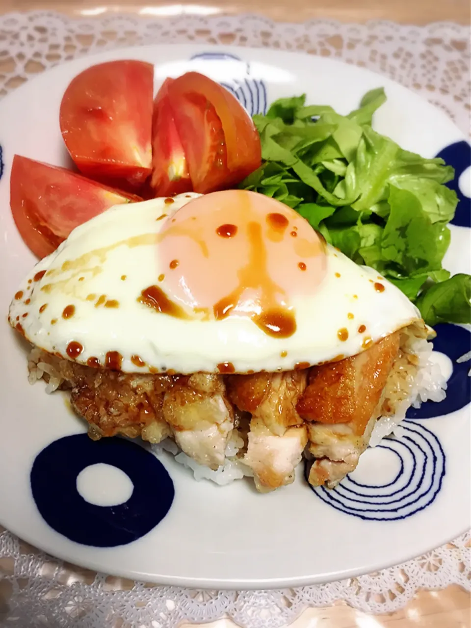 Snapdishの料理写真:パリパリチキンソテーご飯|くぅさん