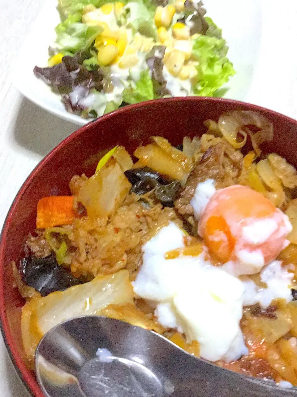 キムチ野菜炒め丼、サラダ|Ayaさん