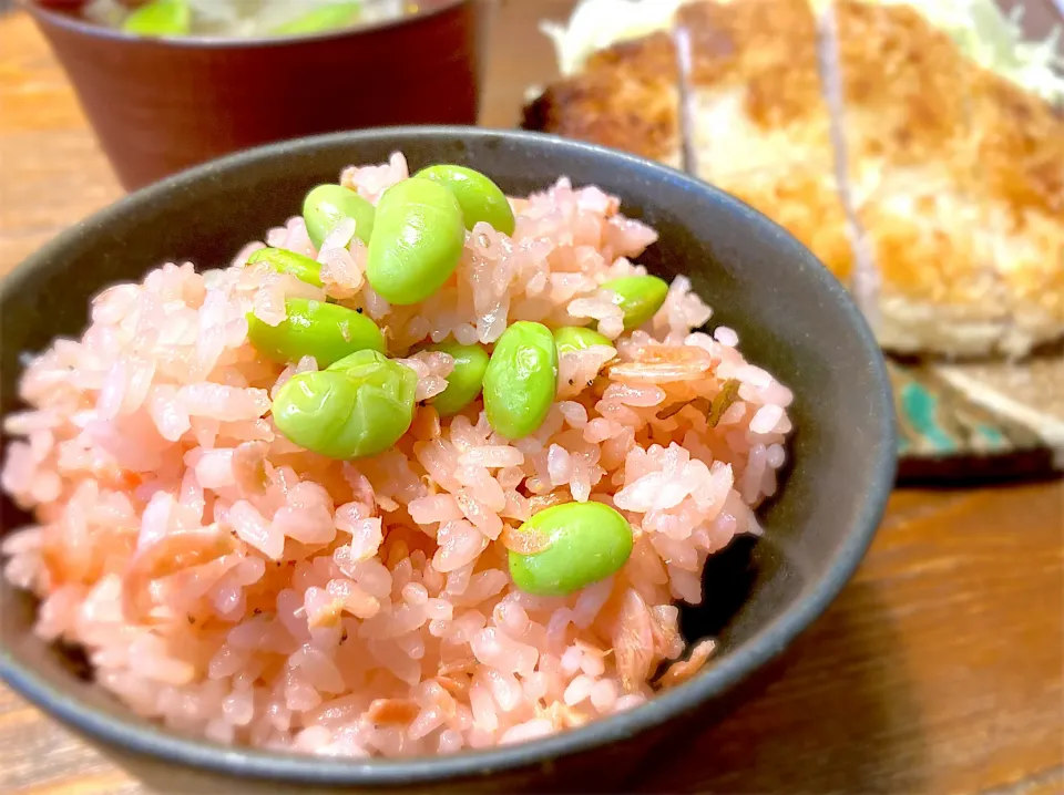 Snapdishの料理写真:春爛漫桜えびと枝豆のごはん🦐|n_nさん