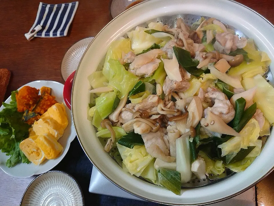 鶏肉と白菜キャベツの蒸し鍋|食事メモメモさん