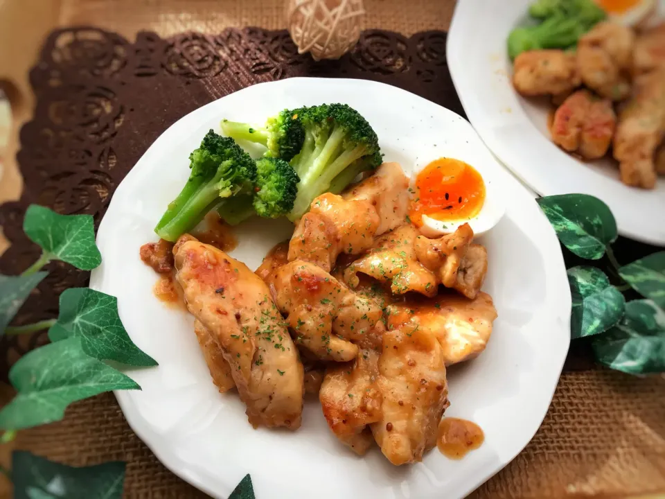 からちゃんのむね肉の粒マスソース照り焼きde置きごはん♡|まなまな♡さん