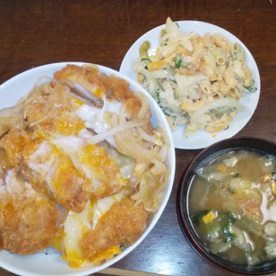 Snapdishの料理写真:チキンカツ丼|アクちゃんさん