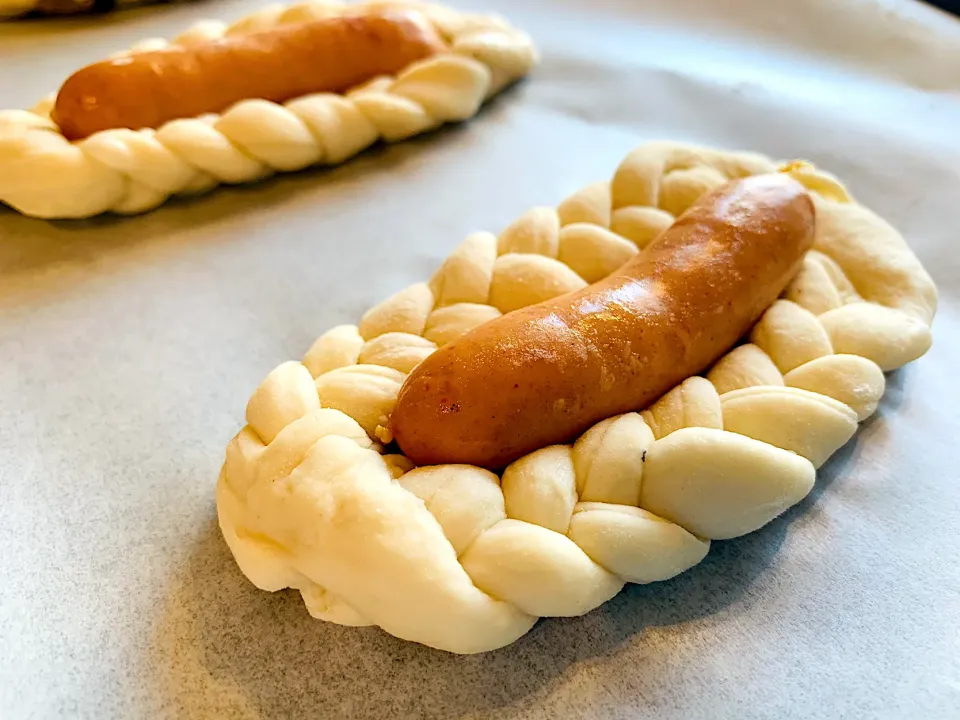 Snapdishの料理写真:ウインナーパン🍞あみあみパン🍞焼きますよー|いちごさん