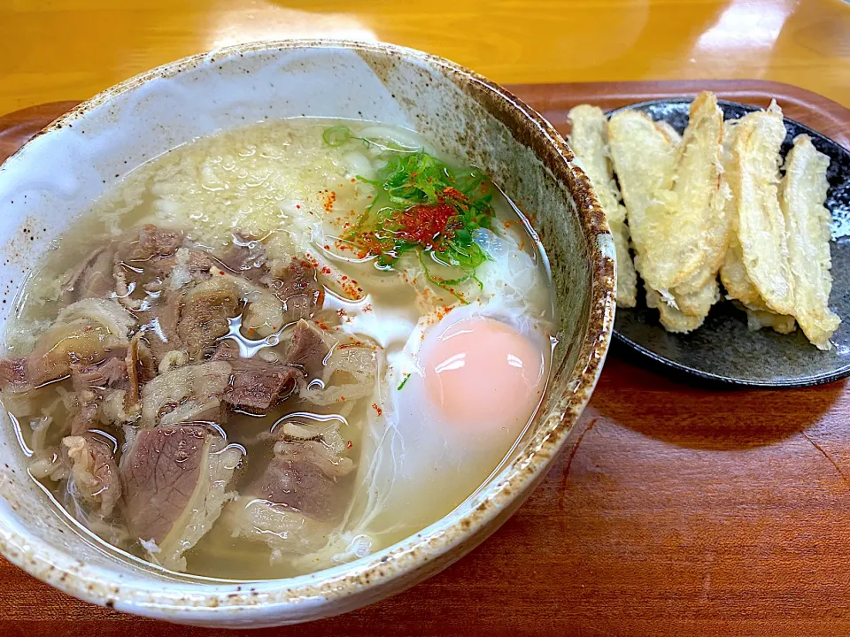 小倉南区　『うどん秀』　肉ごぼう天うどん　たまごトッピング|Kouji  Kobayashiさん