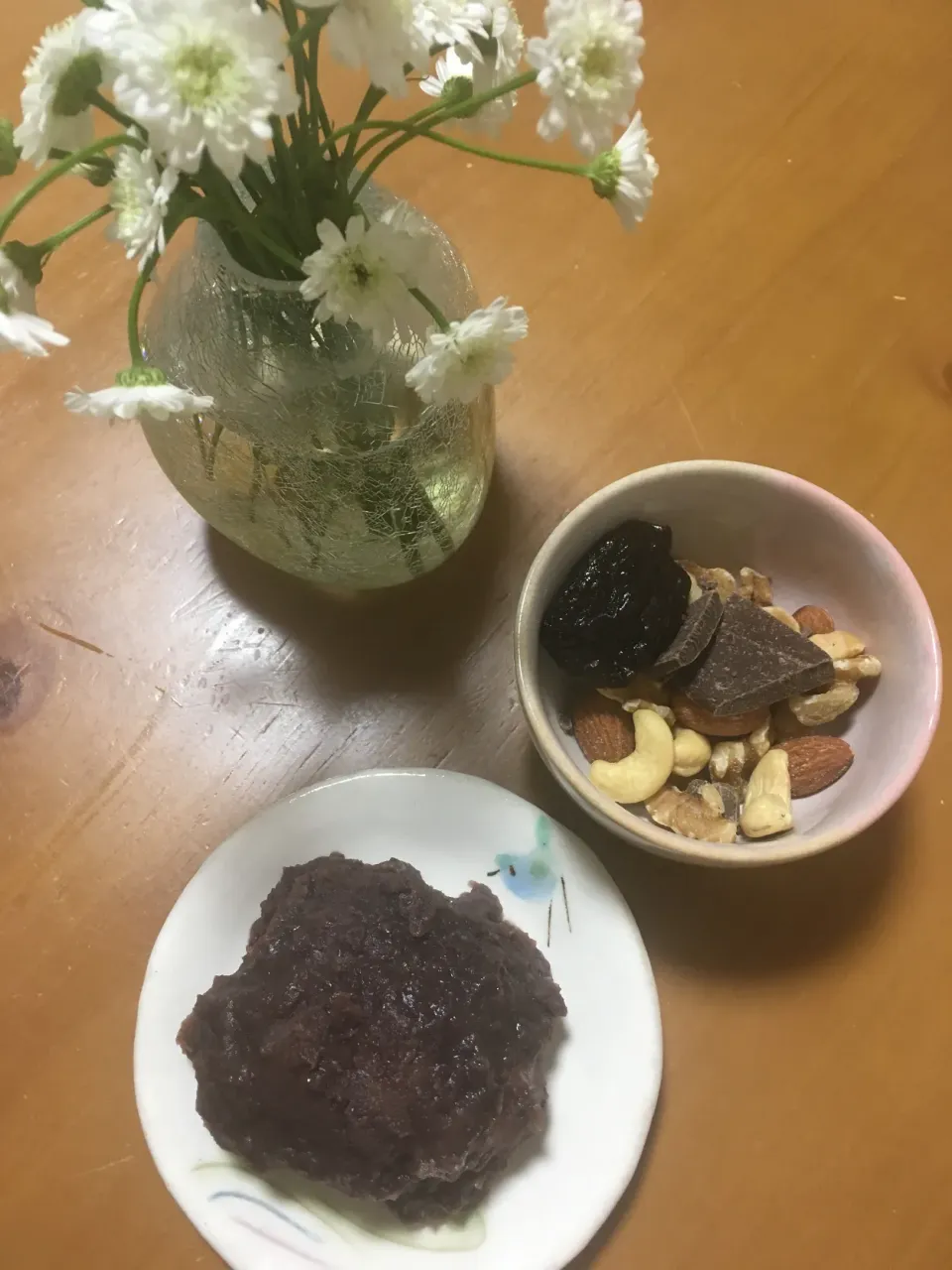 春のお彼岸🌸叔母さん手作りのおはぎ。毎日少しずつ〜ハイカカオチョコレート、プルーン、ナッツ|さくたえさん