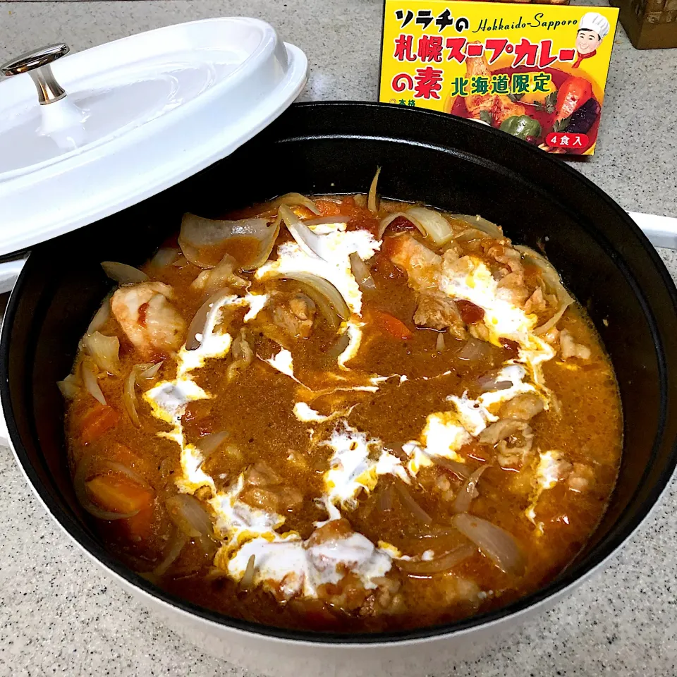 Snapdishの料理写真:札幌スープカレーの素deバターチキン🍗カレー🍛|henryさん