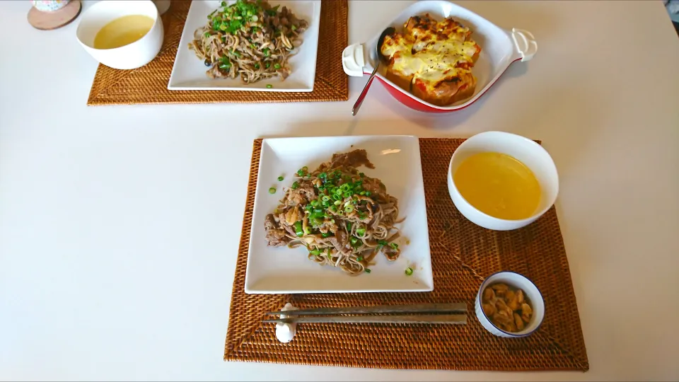 今日の昼食 牛肉の味噌炒め蕎麦、中華風コーンスープ、厚揚げのキムチチーズ焼き|pinknari🐰🌈さん