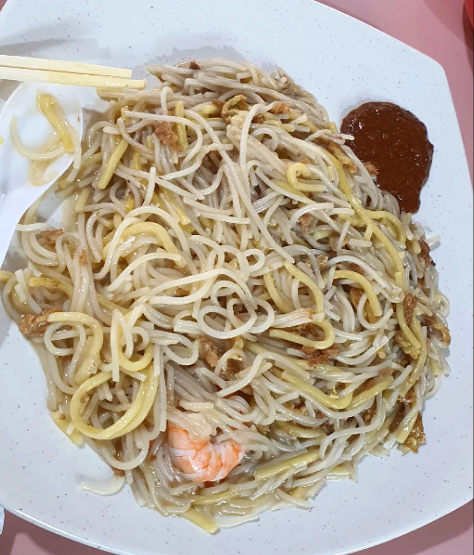 Hokkein mee  prawns pork belly squid eggs
Looks Plain but super duper yummy 😋💕💋|🌷lynnlicious🌷さん